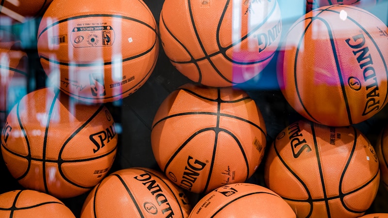 现代足球场与高科技显示屏融合场景